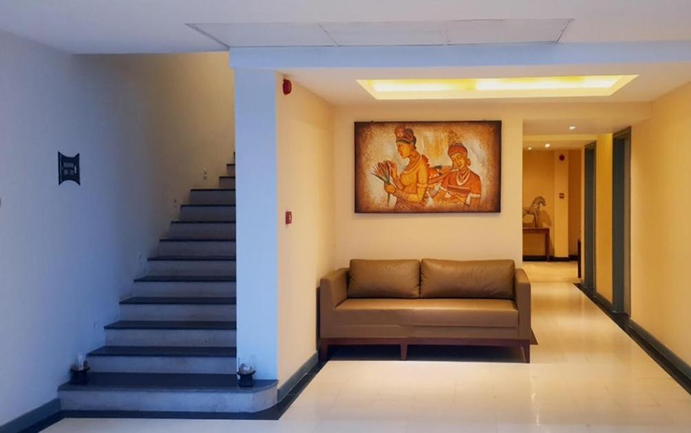 Earl's Regent Hotel Negombo