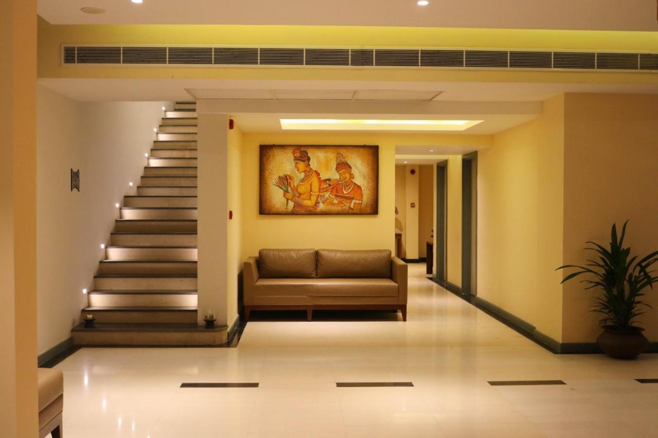 Hotel Earl's Regent 4*