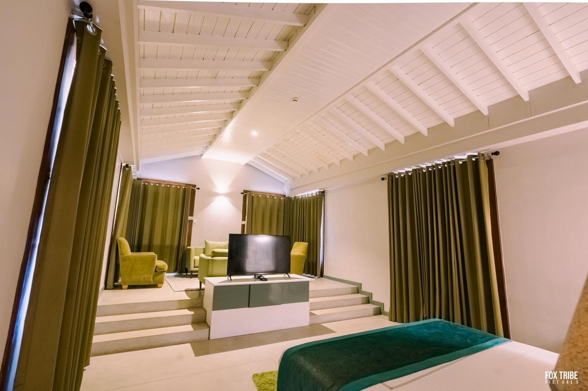Earl's Regent 5* نيجومبو
