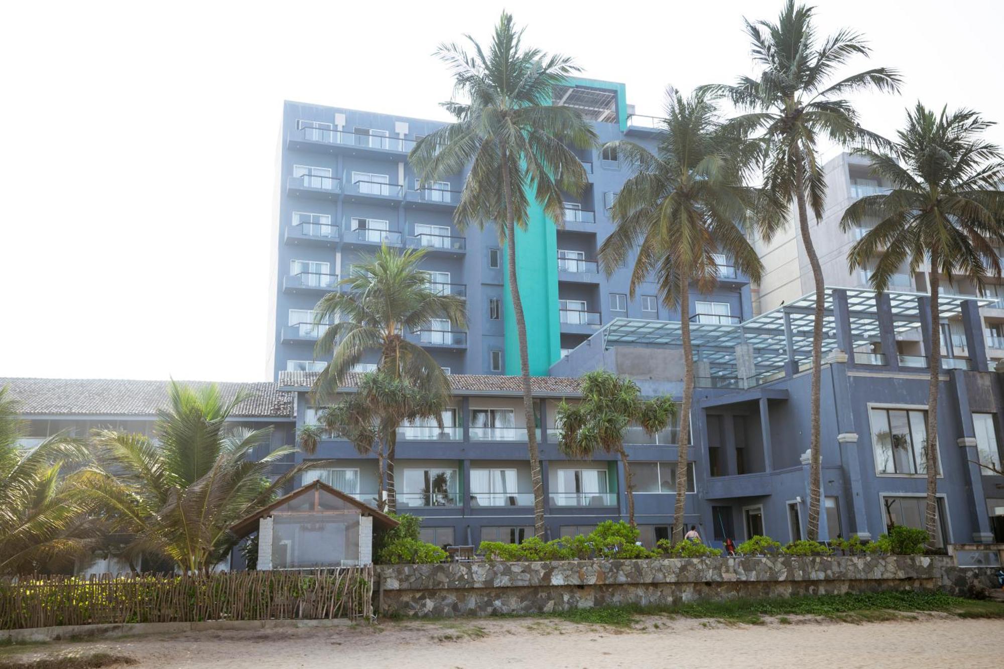 Earl's Regent Hotel 4*